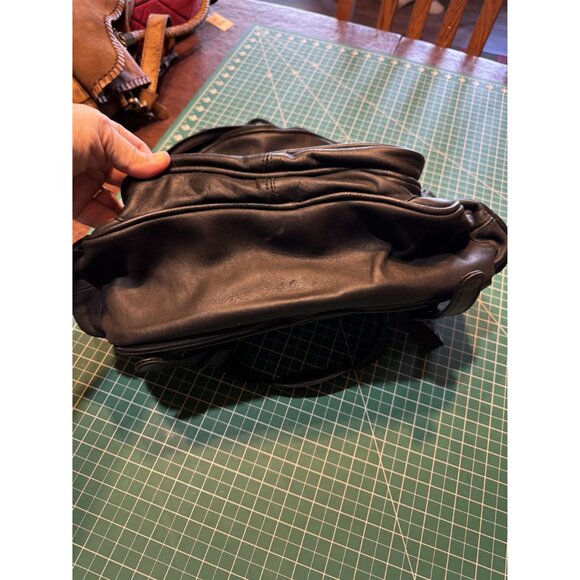 Valdez Genuine Leather Backpack With Multiple Compartments & Zippers - Picture 8 of 8